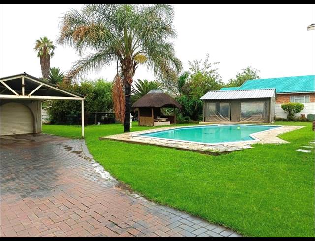 3 BEDROOM FREEHOLD FOR SALE IN BRACKENHURST